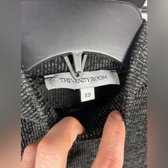 The Vanity Room Gray Short Sleeve Knit A-Line Dress Size XS(0) NWT - Picture 7 of 11